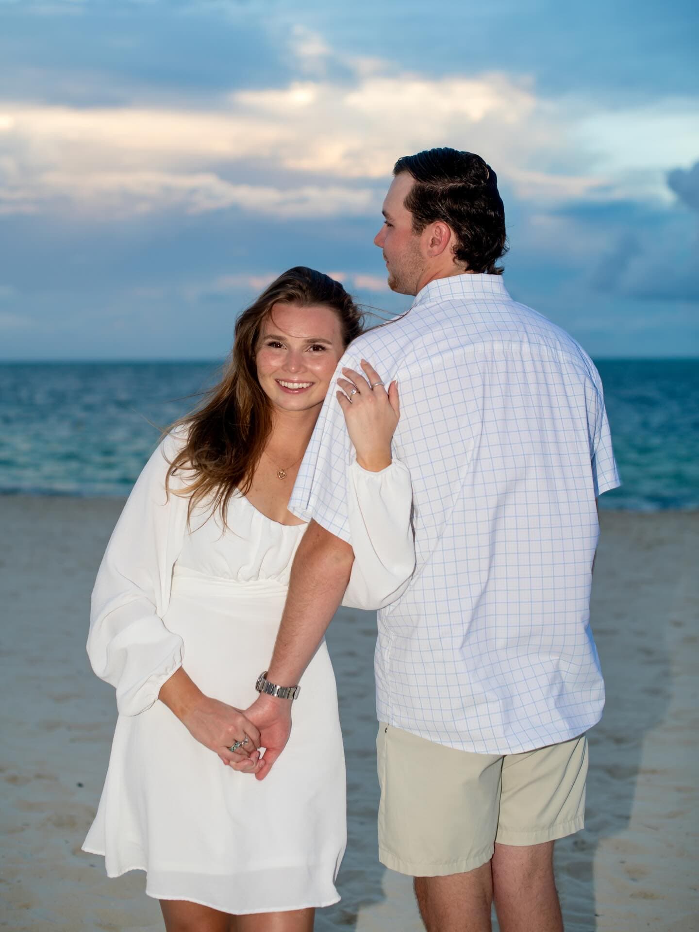 The ocean, the sunset, and a love story sealed with a Privosa ring. — Privosa couple