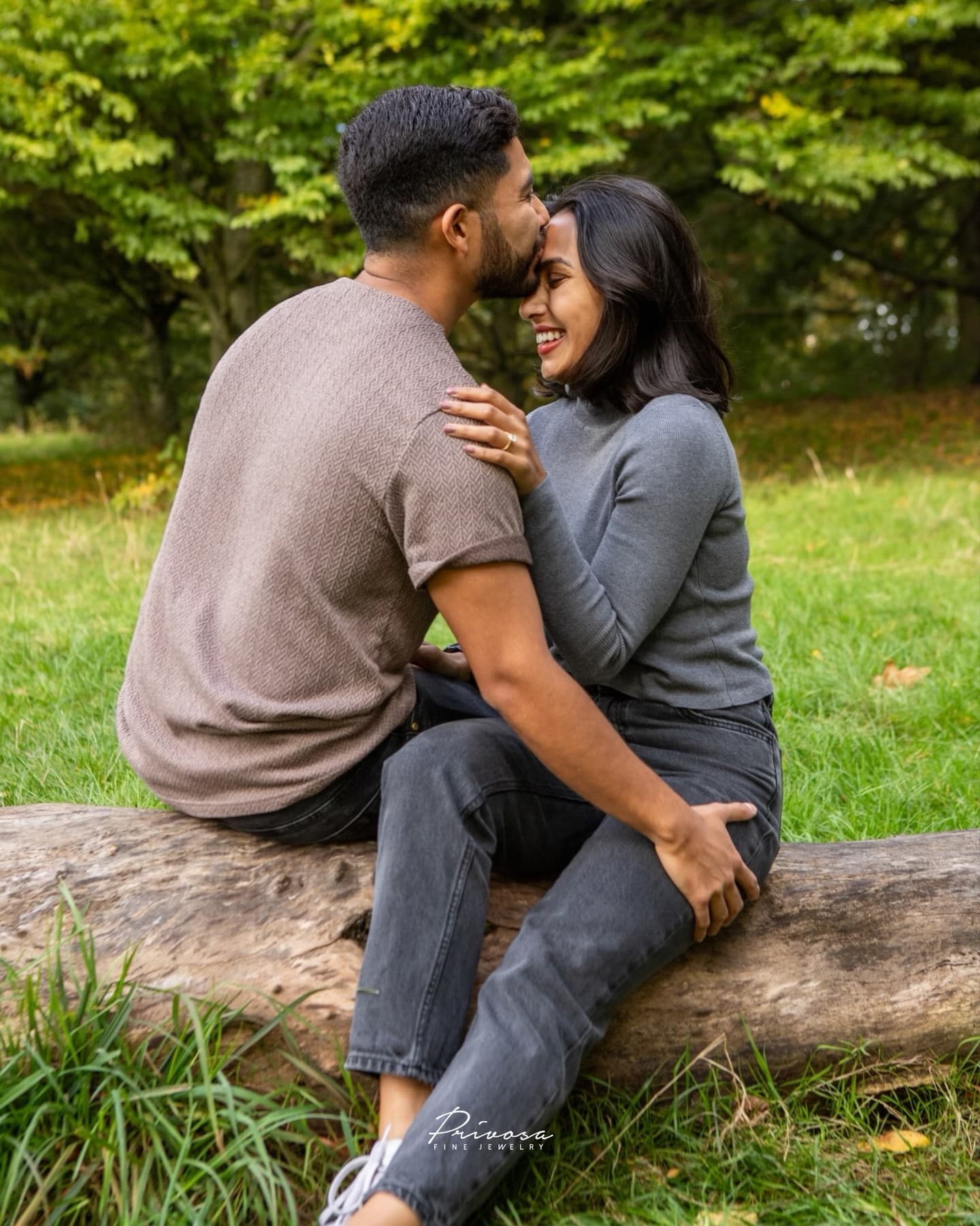 On a golden autumn day, surrounded by leaves that had no choice but to fall he… — Privosa couple
