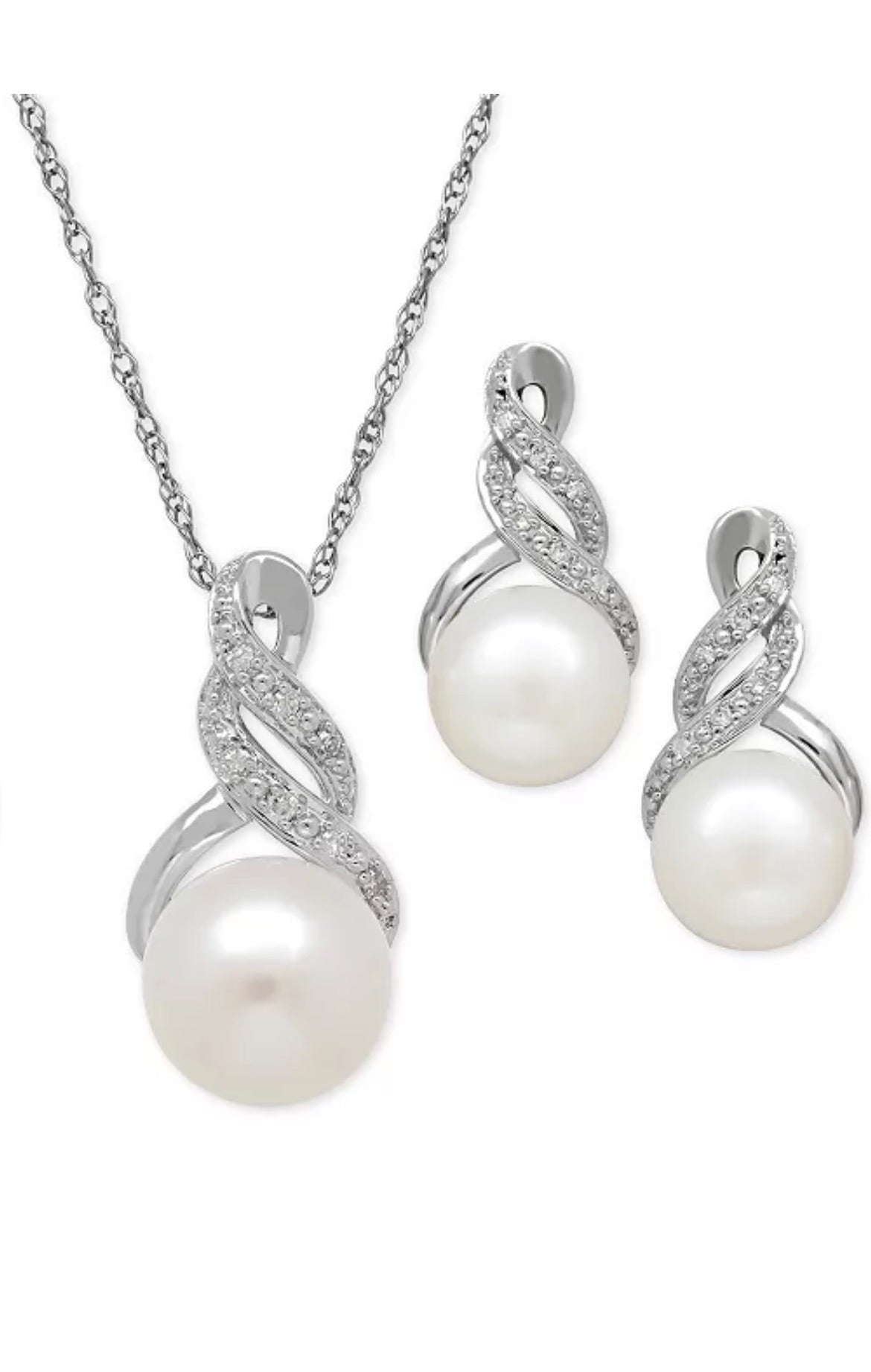 Pretty in Pearls: June's Birthstone
