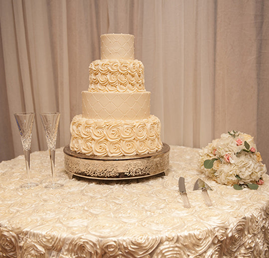 Choosing the Wedding Cake: Tips & Tricks